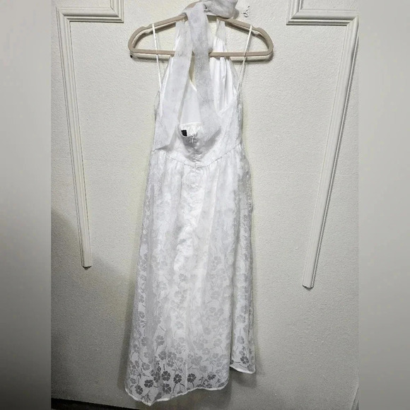Lulu's Delicate Sweetness White Floral Burnout Midi Dress With Pockets M NWOT - Picture 11 of 12